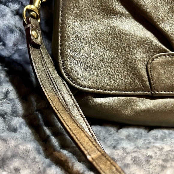 Coach Metallic Bronze Leather & Gold Tone Hardware Wristlet Clutch. - Picture 6 of 8